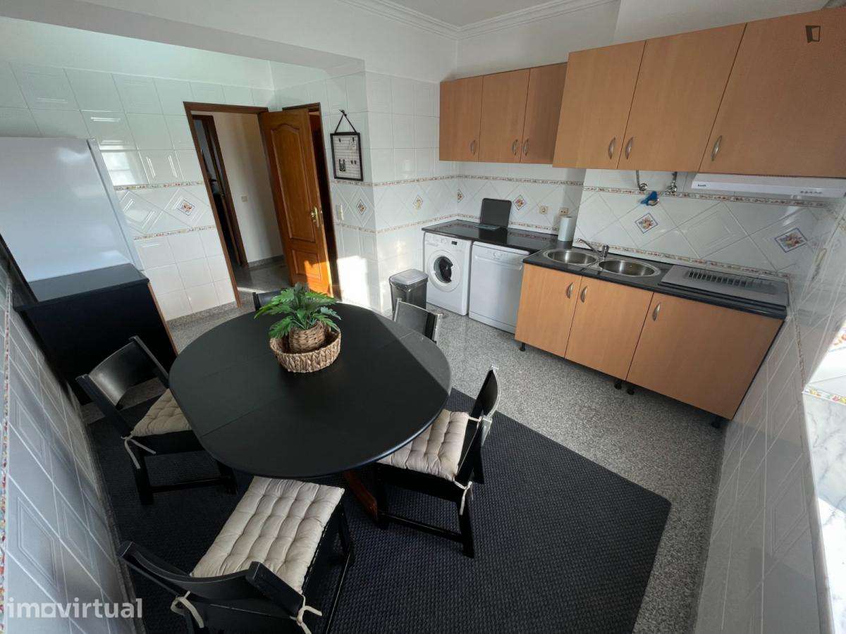 Quarto - localizado em Lisbon - Grande imagem: 2/26