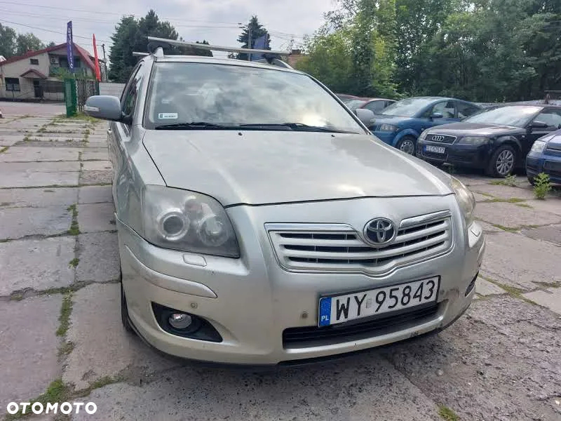 Toyota Avensis 2.2 D-4D Sol - 2
