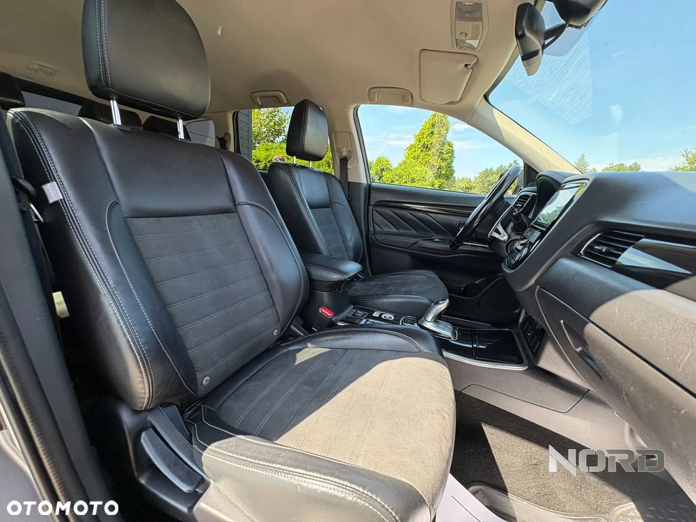 Mitsubishi Outlander 2.0 4WD Plus - 20