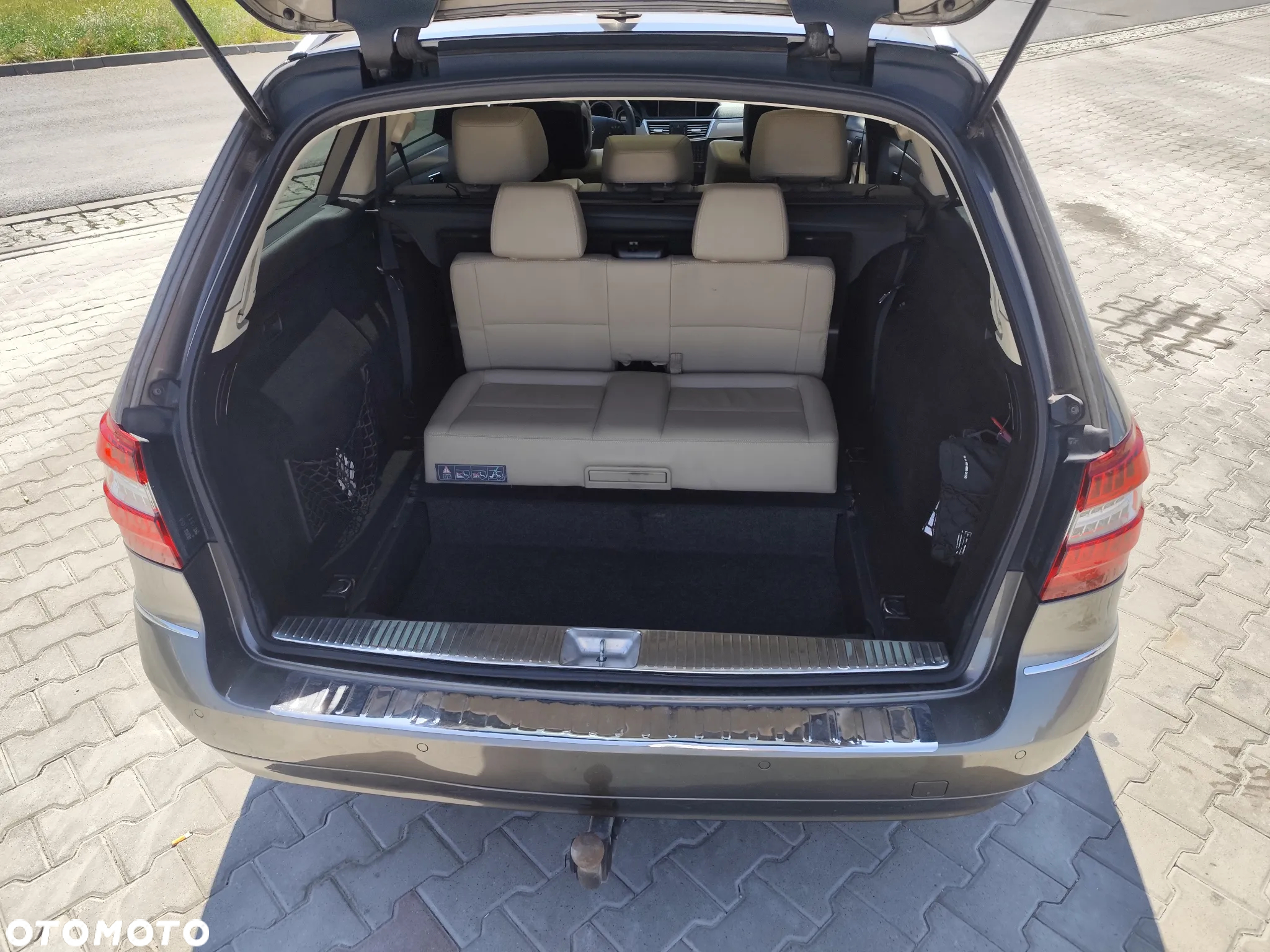 Mercedes-Benz Klasa E 200 T CDI DPF BlueEFFICIENCY Automatik Avantgarde - 6