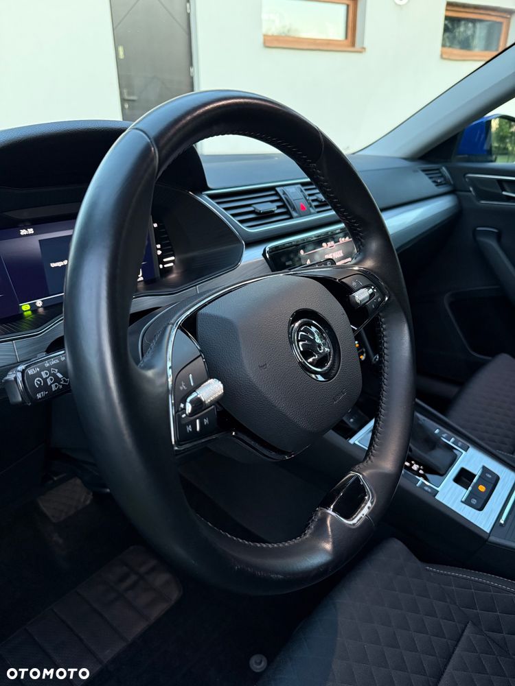 Skoda Superb 2.0 TDI SCR Ambition DSG - 22