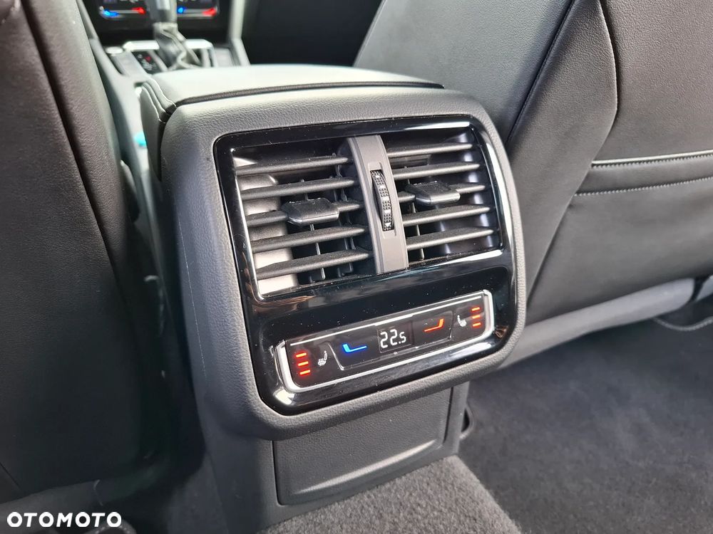 Volkswagen Arteon 2.0 TDI SCR 4Motion DSG R-Line - 33