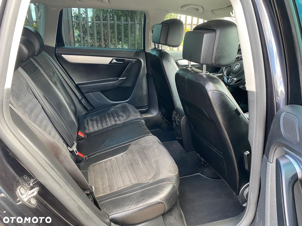 Volkswagen Passat 2.0 TDI DSG Highline - 3