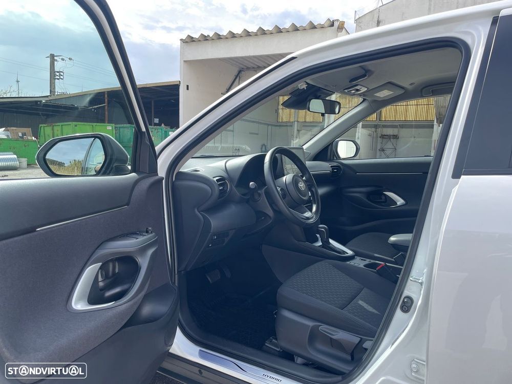 Toyota Yaris Cross 1.5 HDF Comfort Plus - 27