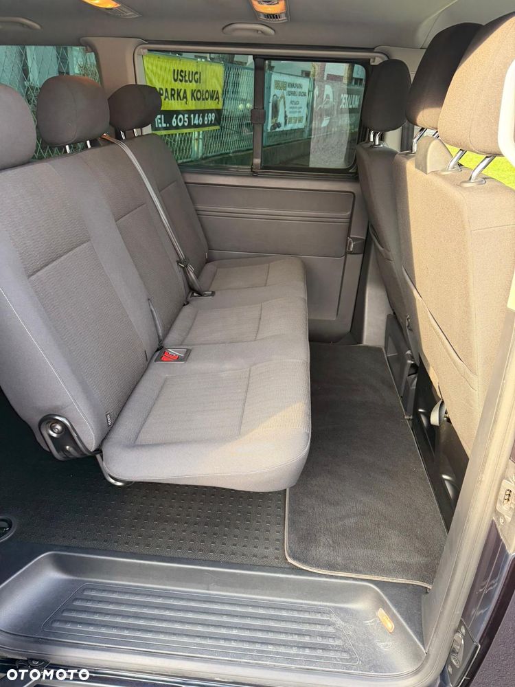 Volkswagen Caravelle - 9