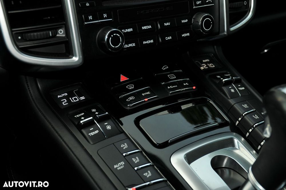 Porsche Cayenne Platinum Edition - 29