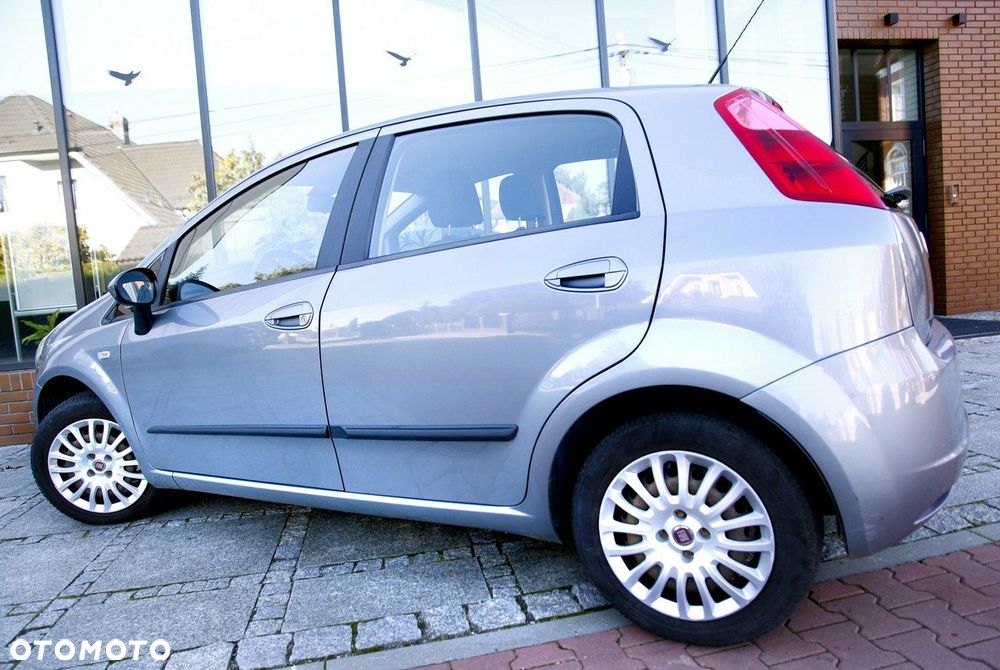 Fiat Punto 1.4 Young - 27