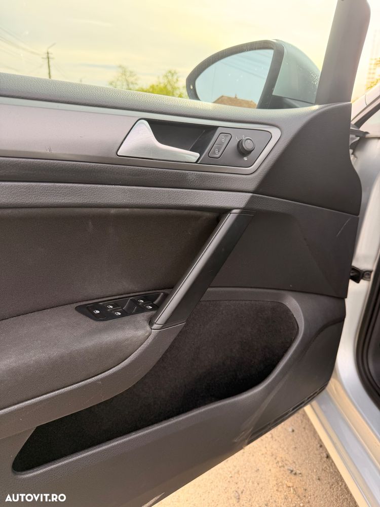 Volkswagen Golf 1.6 TDI DPF BMT DSG Trendline - 10