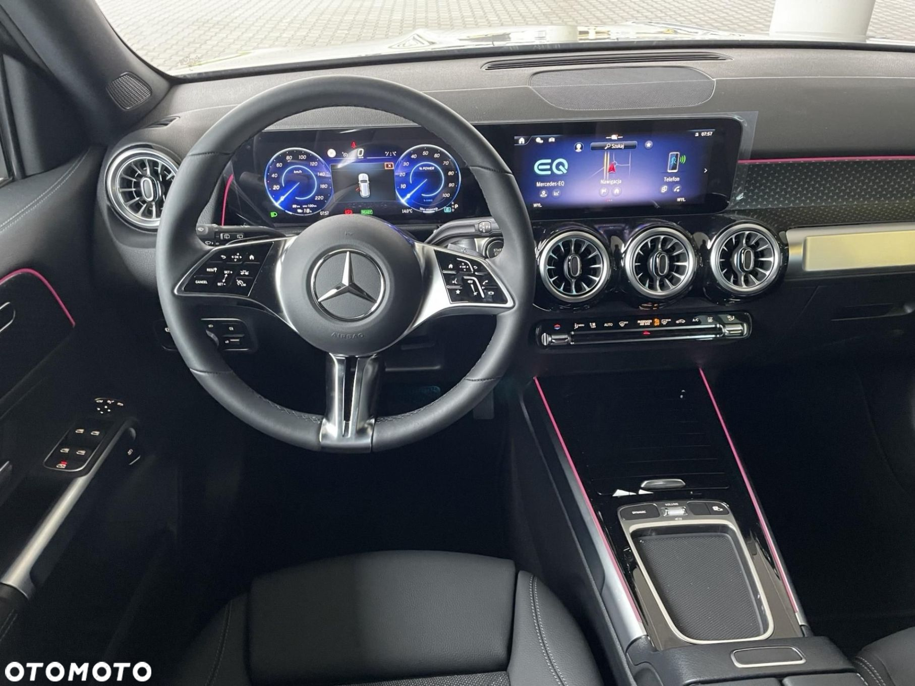 Mercedes-Benz EQB - 7