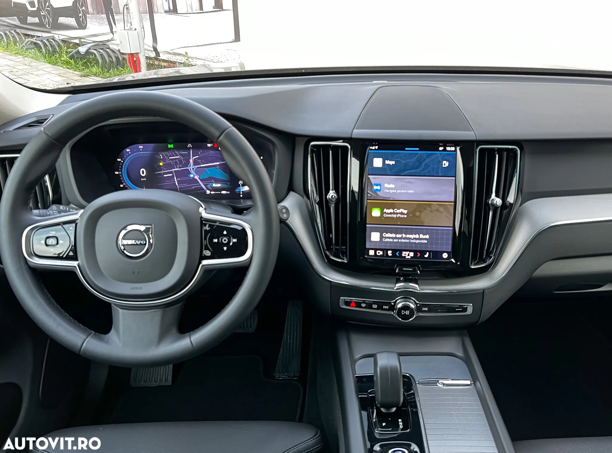 Volvo XC 60 B4 MHEV AT AWD Plus Dark - 10
