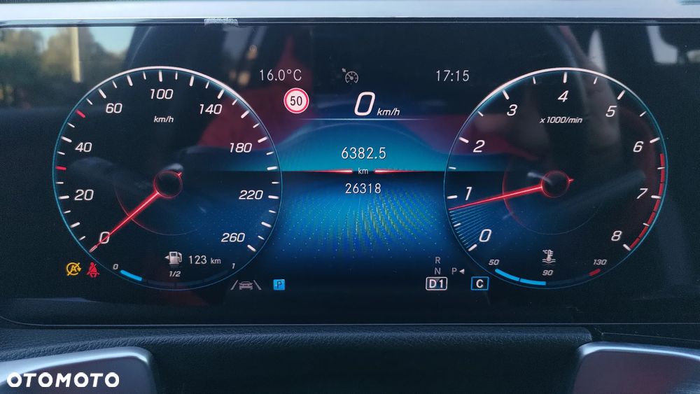 Mercedes-Benz GLB 200 4-Matic AMG Line 8G-DCT - 14