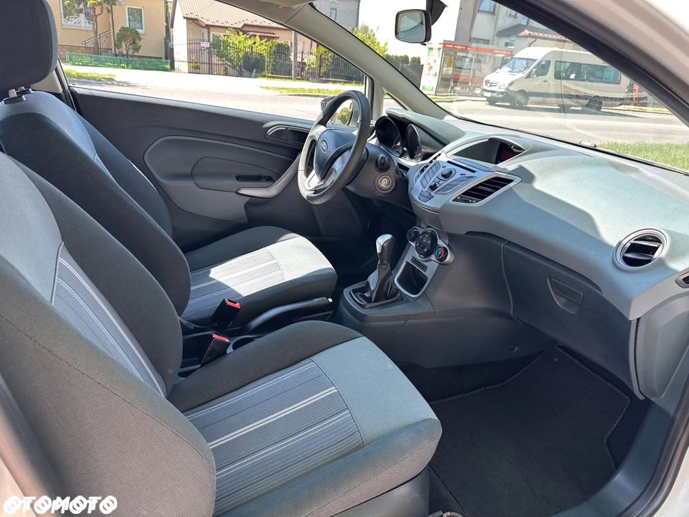 Ford Fiesta 1.25 Celebration - 14
