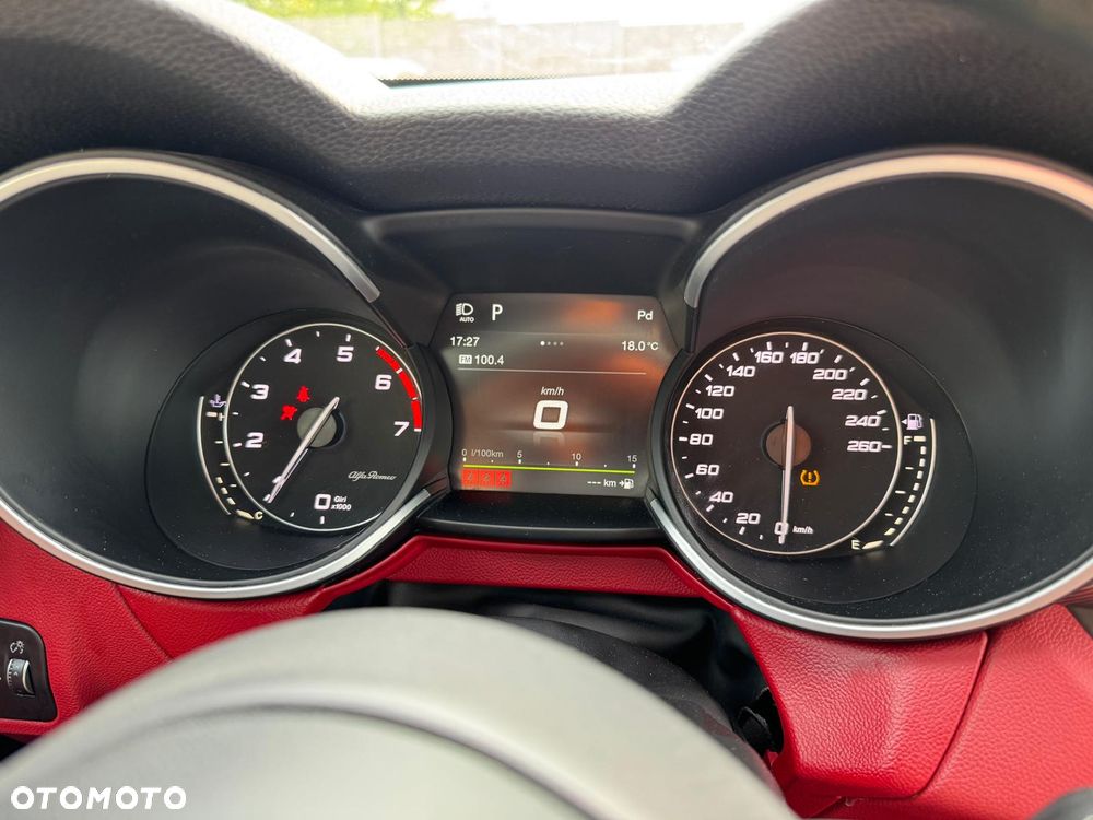 Alfa Romeo Stelvio 2.0 Turbo 16V AT8-Q4 Veloce Ti - 27