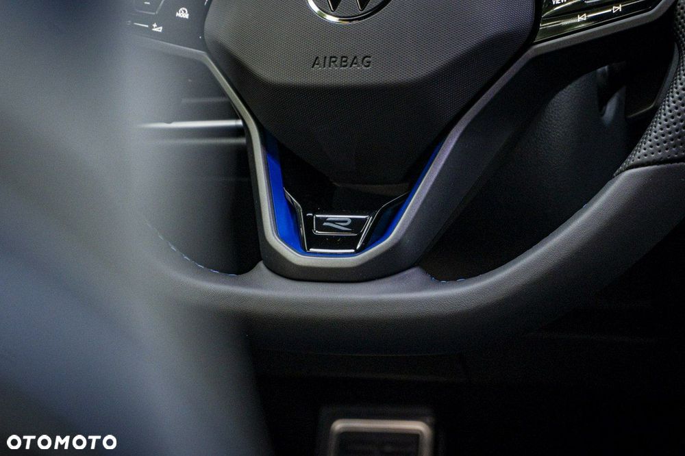 Volkswagen Golf - 27