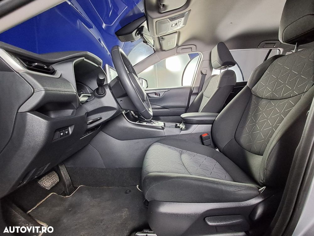 Toyota RAV4 - 11