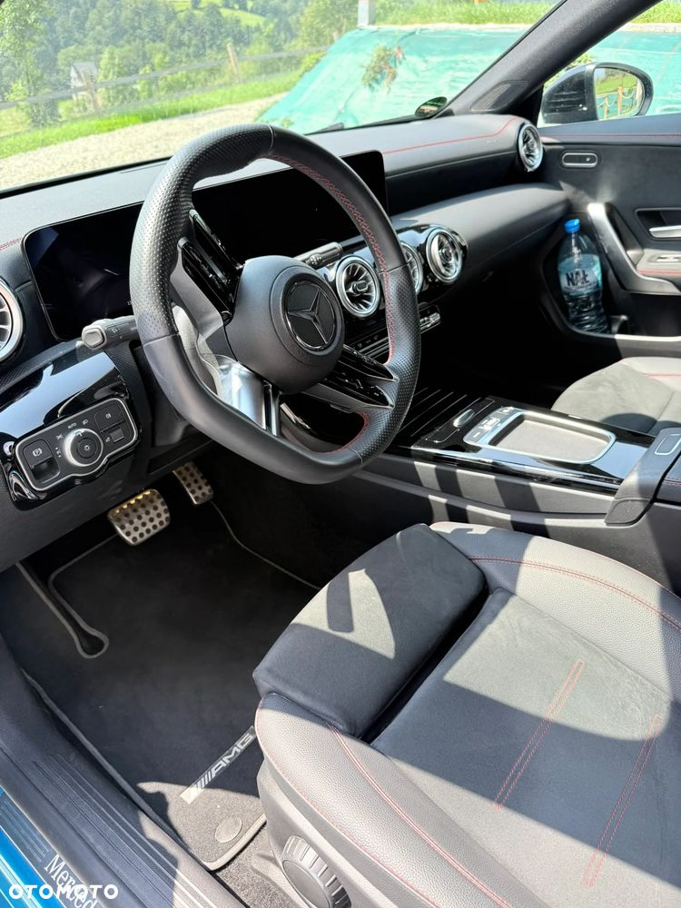 Mercedes-Benz CLA 250 mHEV 4-Matic AMG Line 8G-DCT - 13