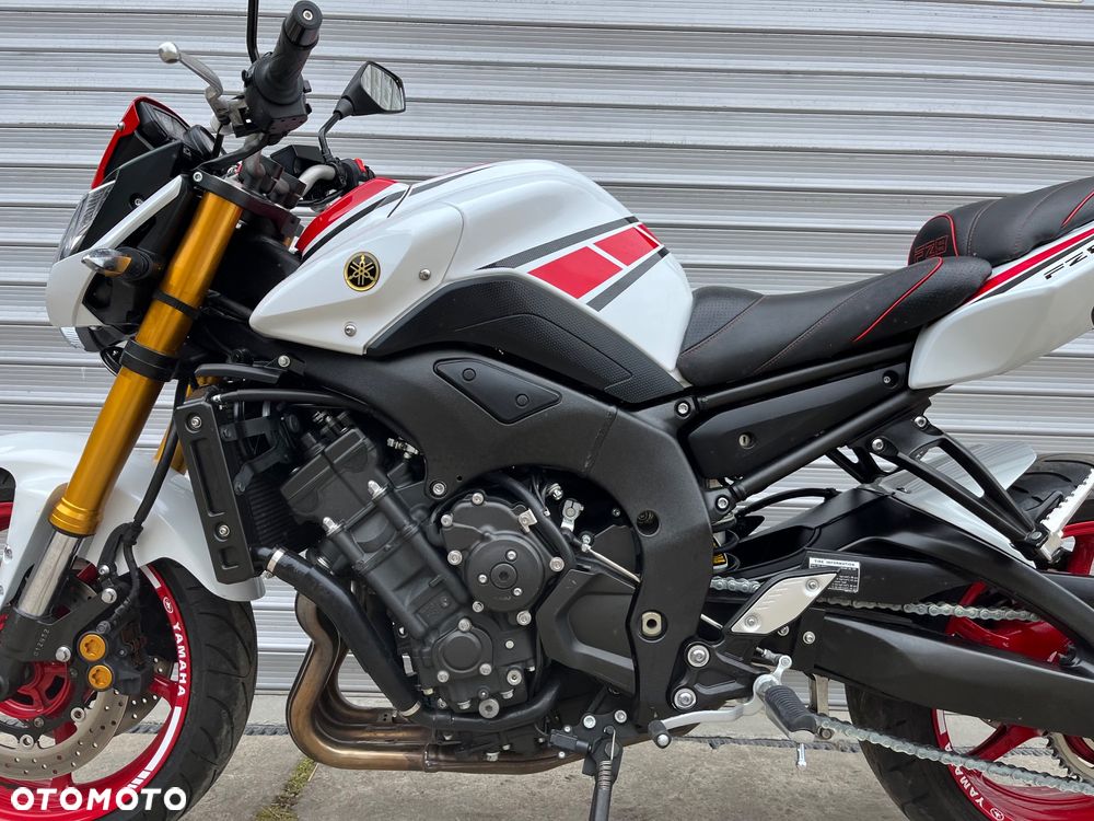 Yamaha FZ - 12