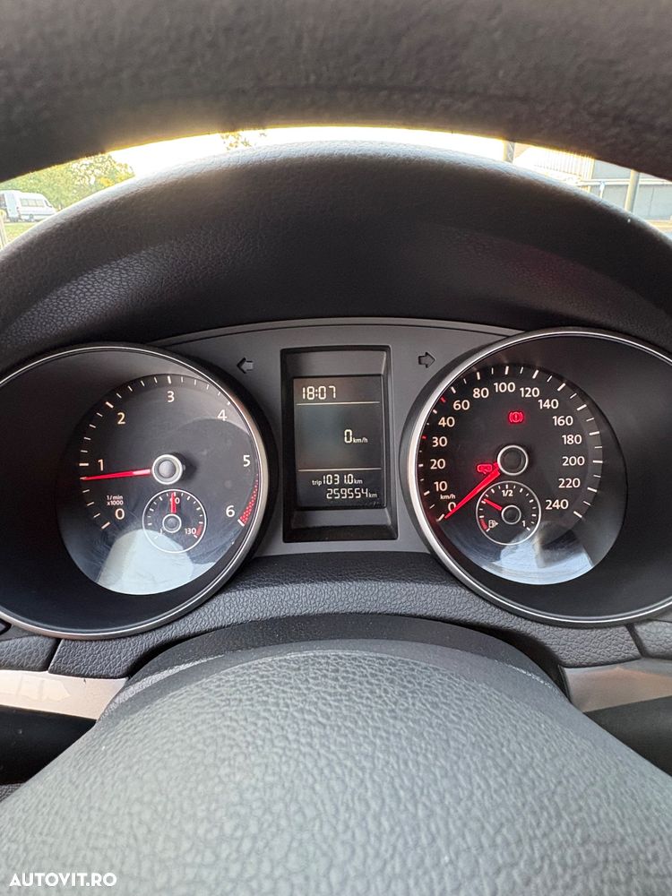 Volkswagen Golf - 8
