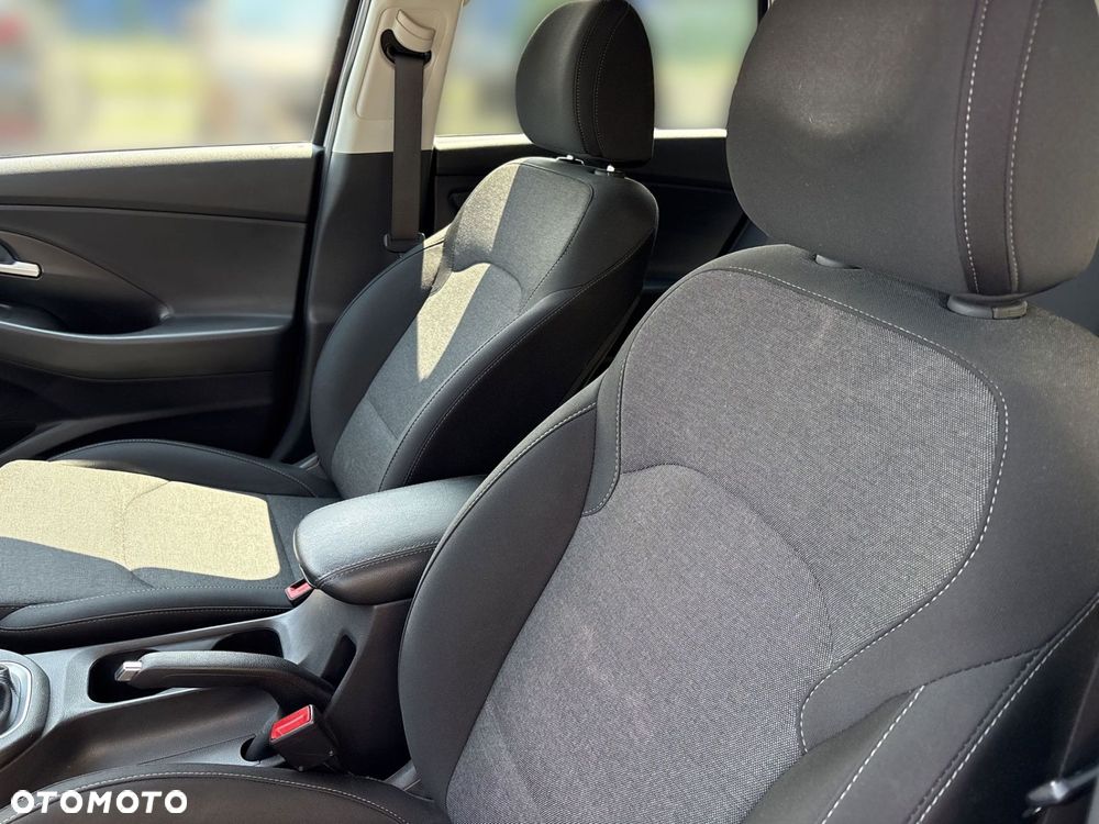 Hyundai i30 1.6 D Comfort - 11