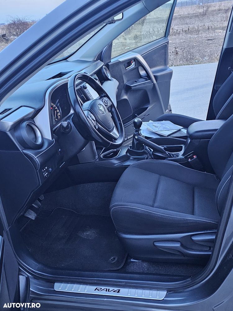 Toyota RAV4 - 9