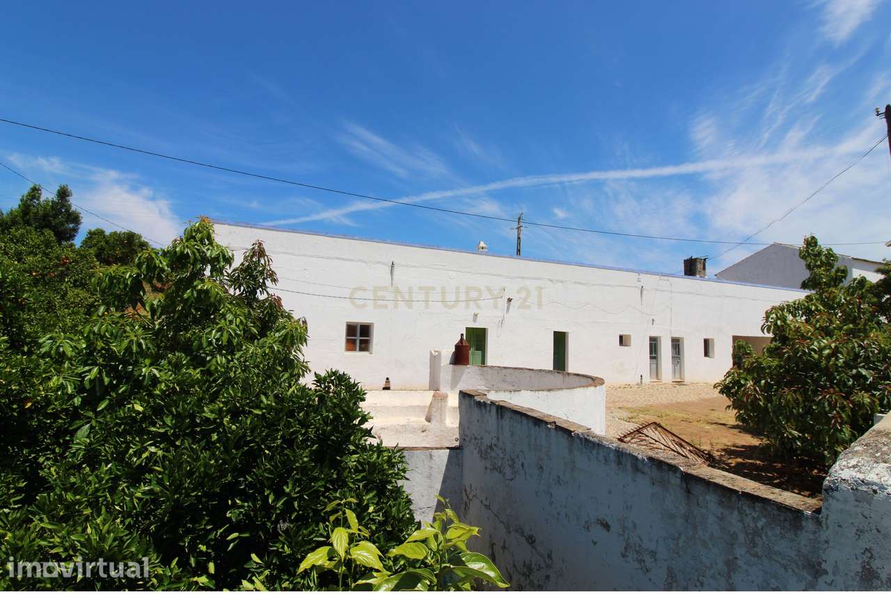 Tavira. Moradia com  implantação de 266 m2 e terreno de 14,5 ha,  em A - Grande imagem: 5/22