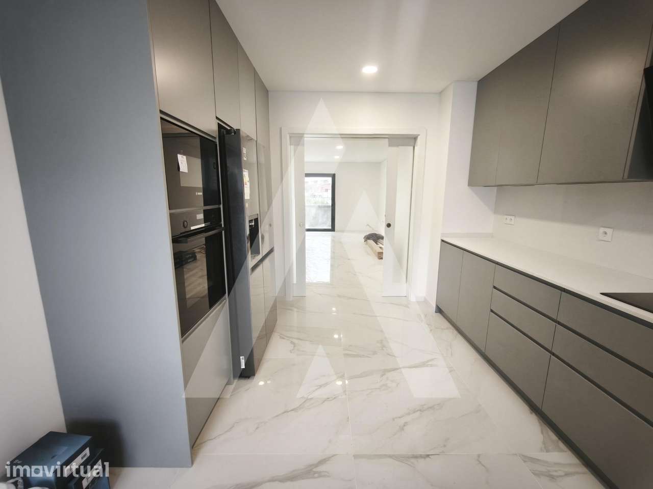 Moradia T3+1 geminada em construção na Vista Alegre – Ílhavo - Grande imagem: 2/36