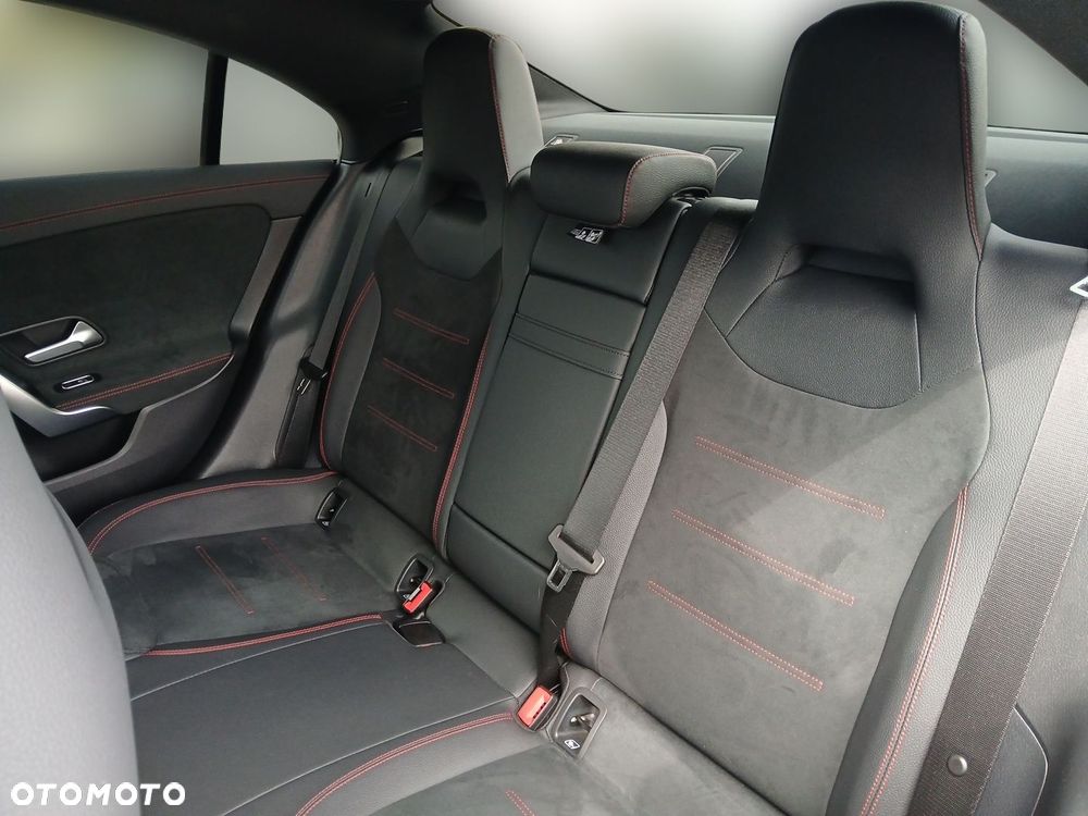 Mercedes-Benz CLA 180 mHEV AMG Line 7G-DCT - 20