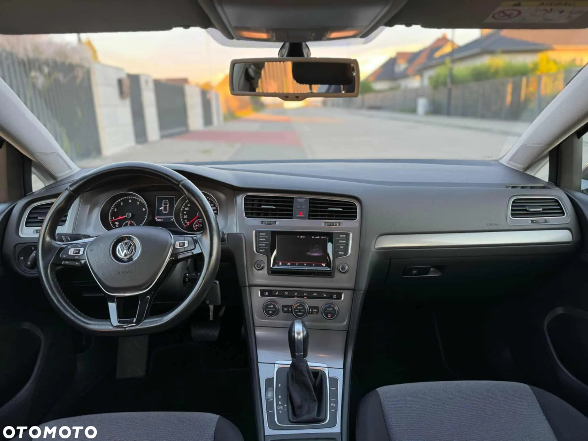 Volkswagen Golf VII 1.4 TSI BMT Highline DSG - 32