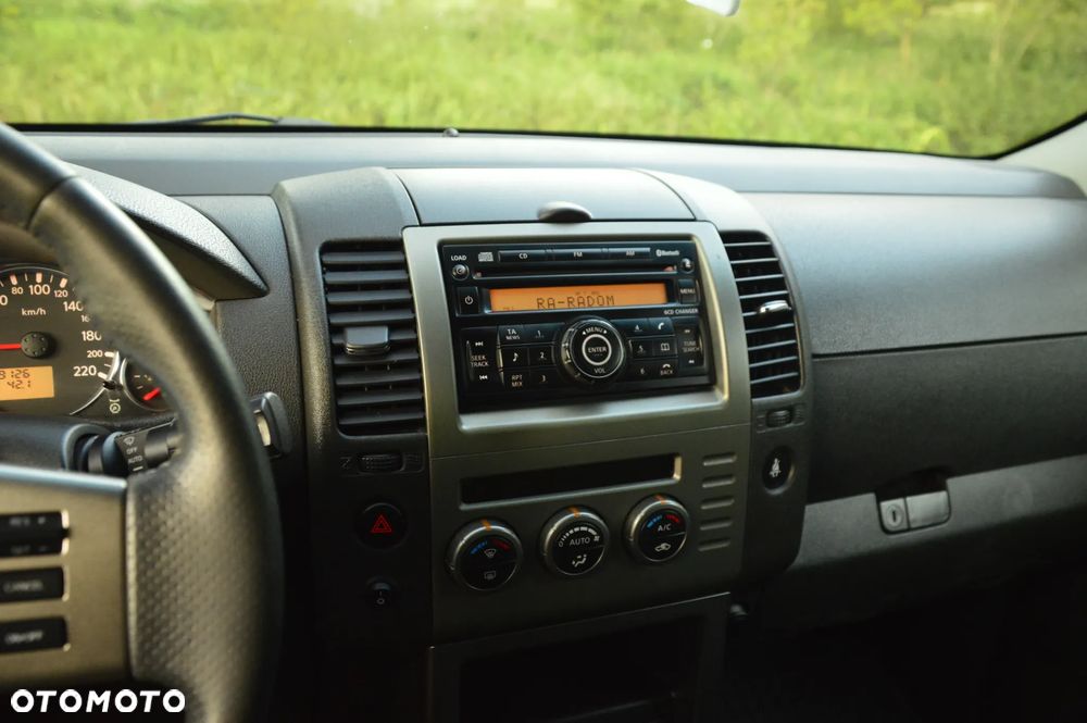 Nissan Pathfinder 2.5 dCi Comfort - 28