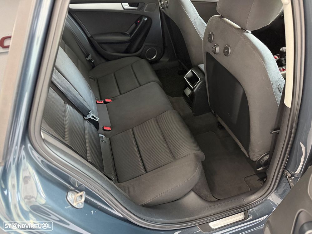 Audi A4 Avant 2.0 TDI Advance - 28