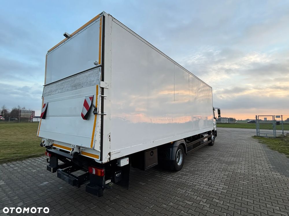 Mercedes-Benz ATEGO 1524  EURO 6 (1527, 1530) kontener z windą , kabina przeedłużana  z łóżkiem składanym - 9
