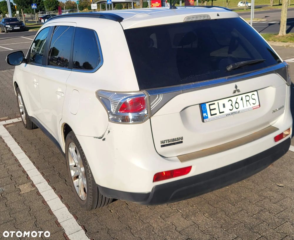 Mitsubishi Outlander 2.2 DID Instyle Navi - 4