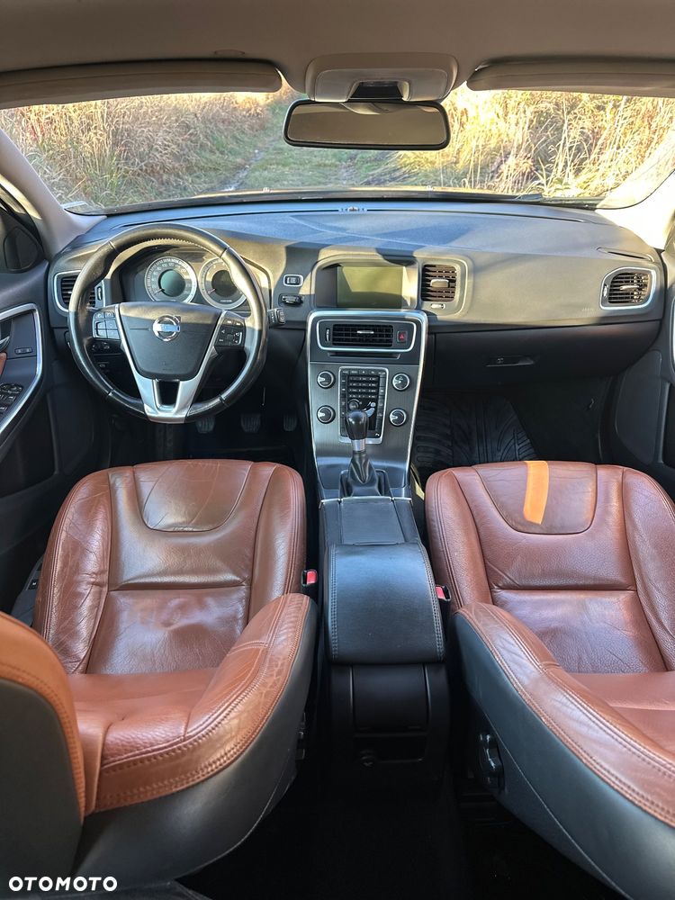 Volvo V60 T3 Summum - 12