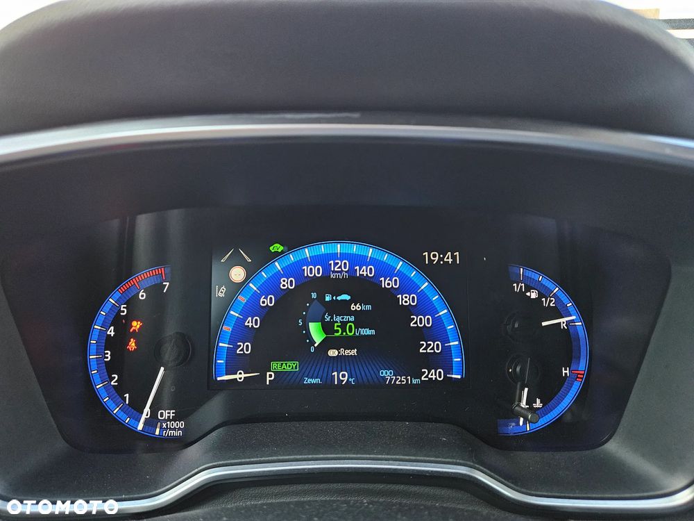 Toyota Corolla 1.8 Hybrid Comfort - 18