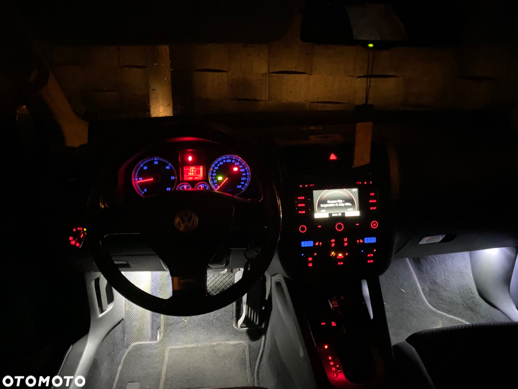 Volkswagen Golf V 2.0 TDI DPF GT DSG - 9