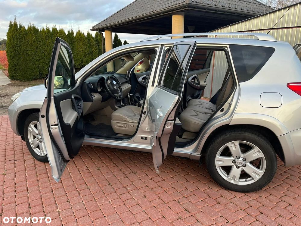 Toyota RAV4 2.2 D-4D X - 1