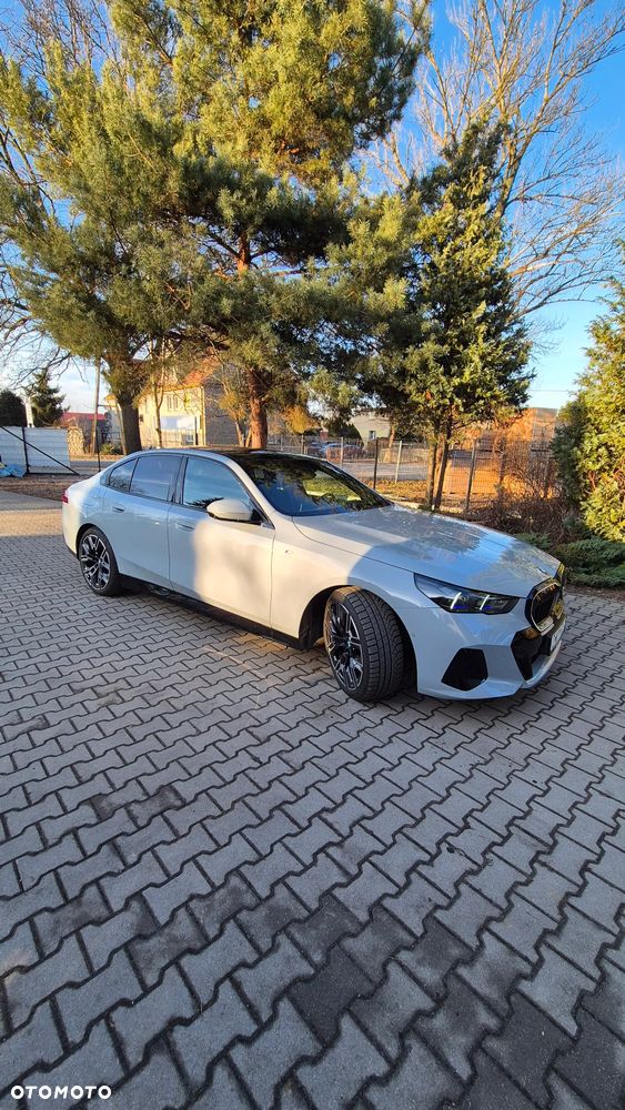 BMW Seria 5 520d xDrive mHEV M Sport - 2