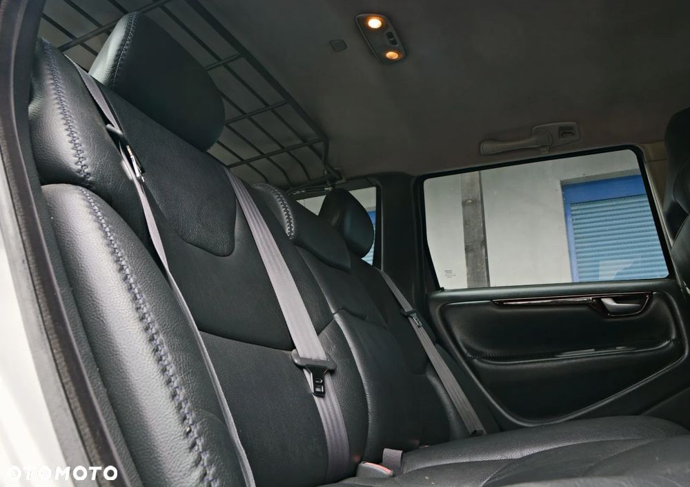 Volvo V70 2.4 D5 AWD - 11