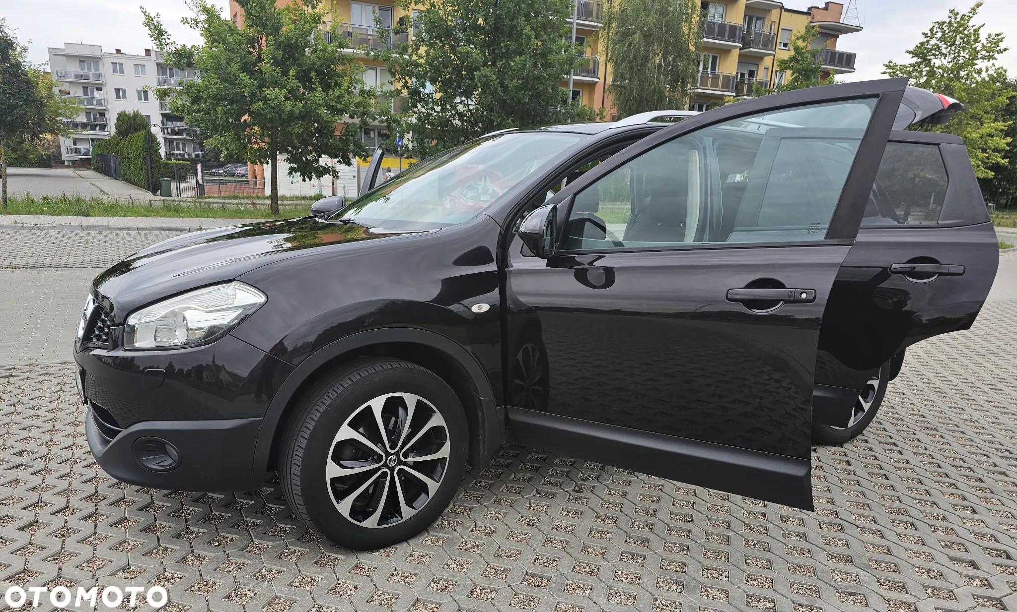 Nissan Qashqai 2.0 dCi DPF tekna - 9