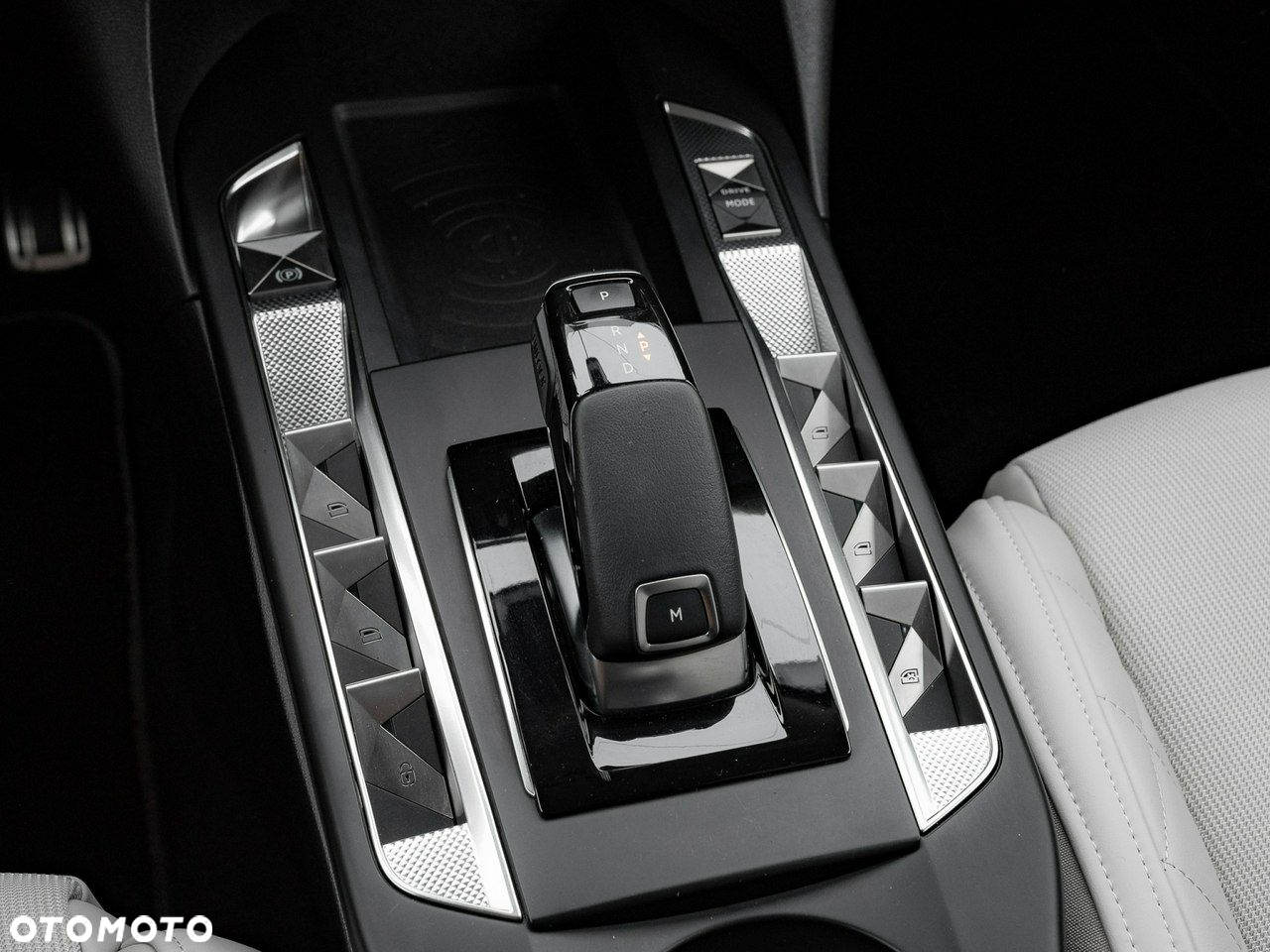 DS Automobiles DS 3 Crossback 1.2 PureTech Grand Chic - 20