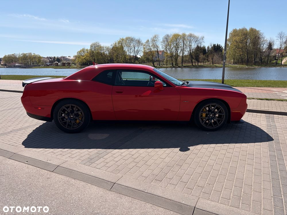 Dodge Challenger 5.7 R/T - 2