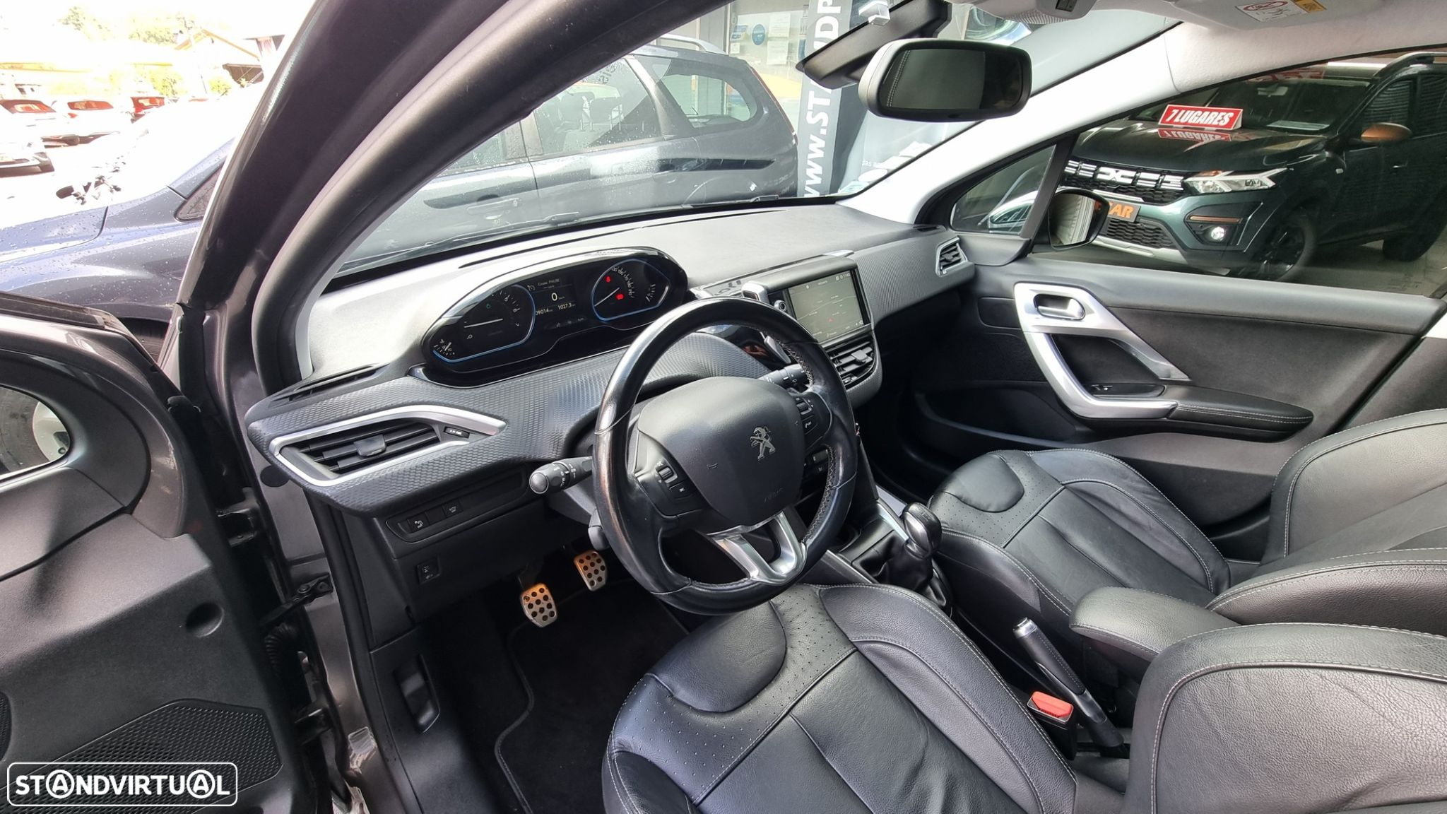 Peugeot 208 1.2 PureTech GT Line - 4