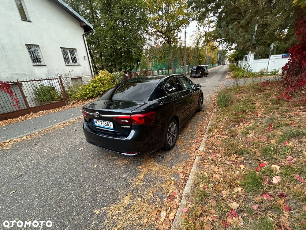 Toyota Avensis 1.8 Premium MS - 18