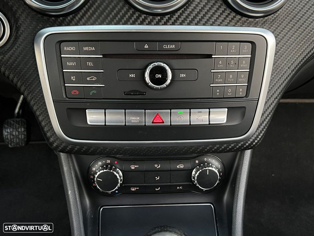 Mercedes-Benz A 180 d AMG Line - 19