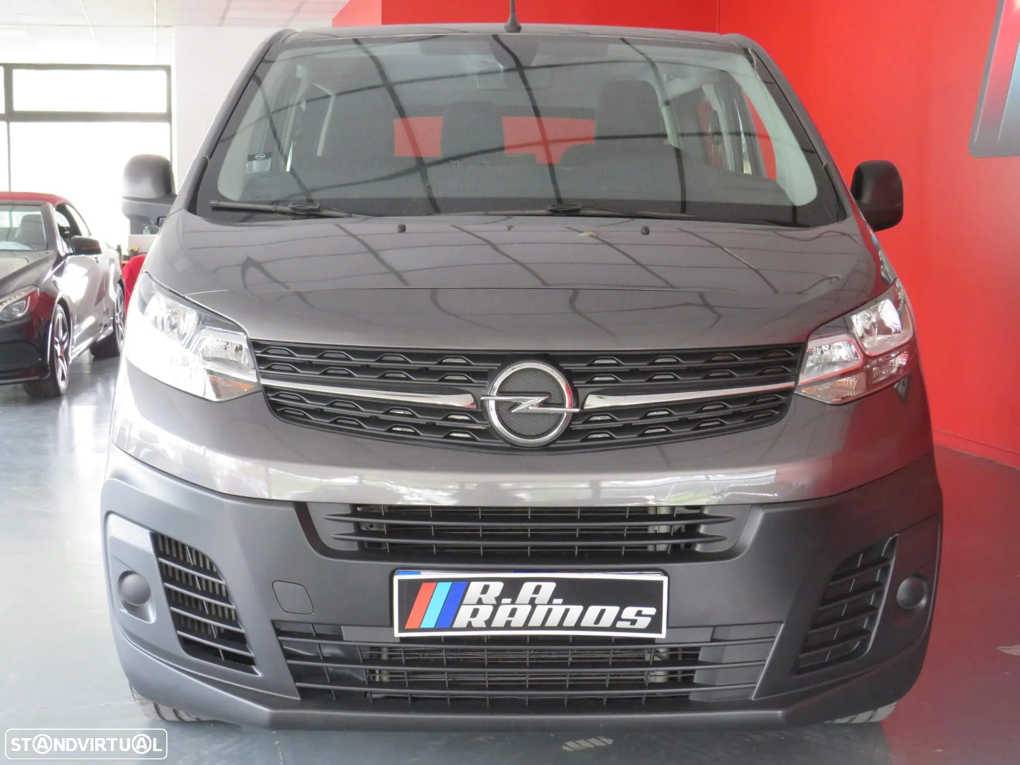 Opel Vivaro 1.5 CDTi L2H1 Essentia Inc - 3