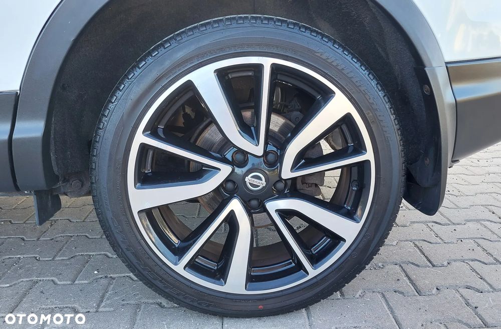 Nissan Qashqai 1.6 DCi Xtronic TEKNA - 33