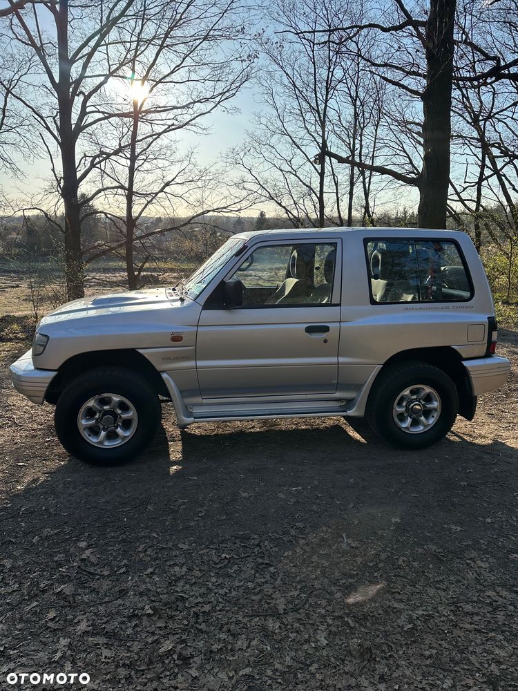 Mitsubishi Pajero - 2
