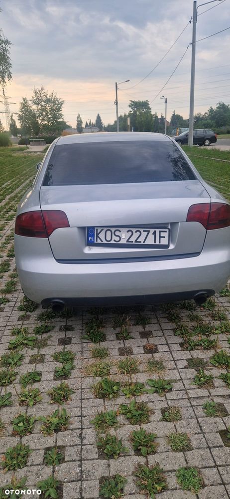 Audi A4 Limousine - 4