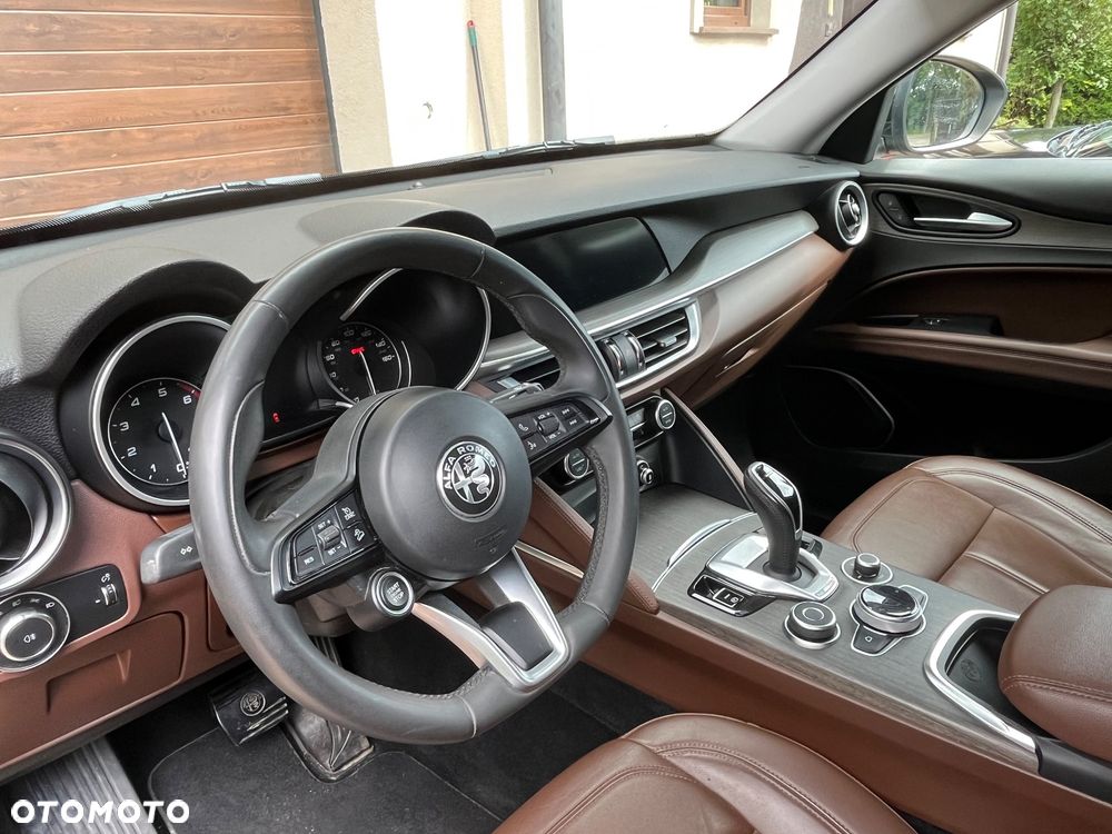 Alfa Romeo Stelvio 2.0 Turbo TI Q4 - 17