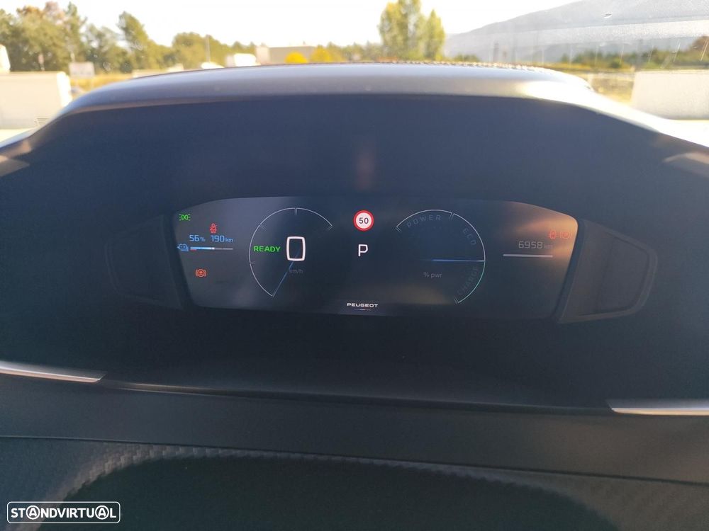 Peugeot e-2008 54 kWh Allure - 17